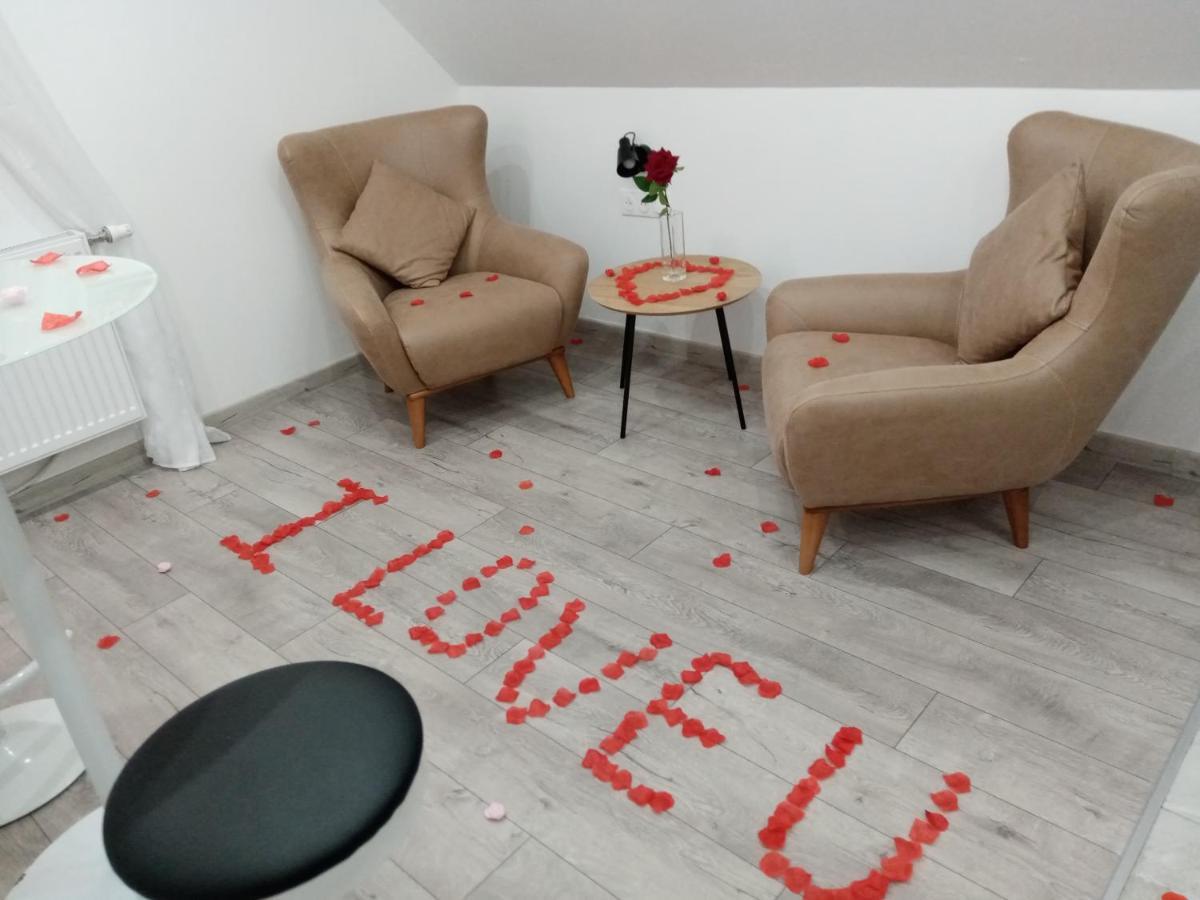 Studio Jacuzzi Au Centre Colmar Luaran gambar