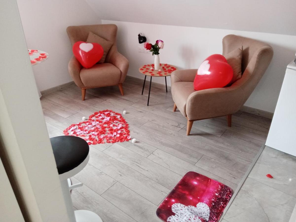 Studio Jacuzzi Au Centre Colmar Luaran gambar