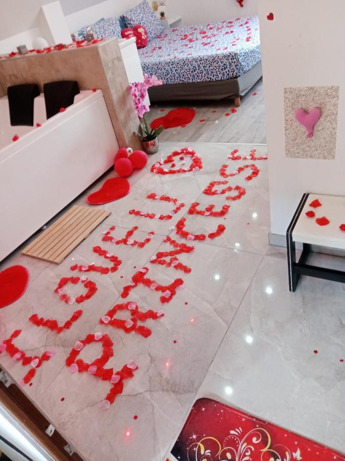 Studio Jacuzzi Au Centre Colmar Luaran gambar