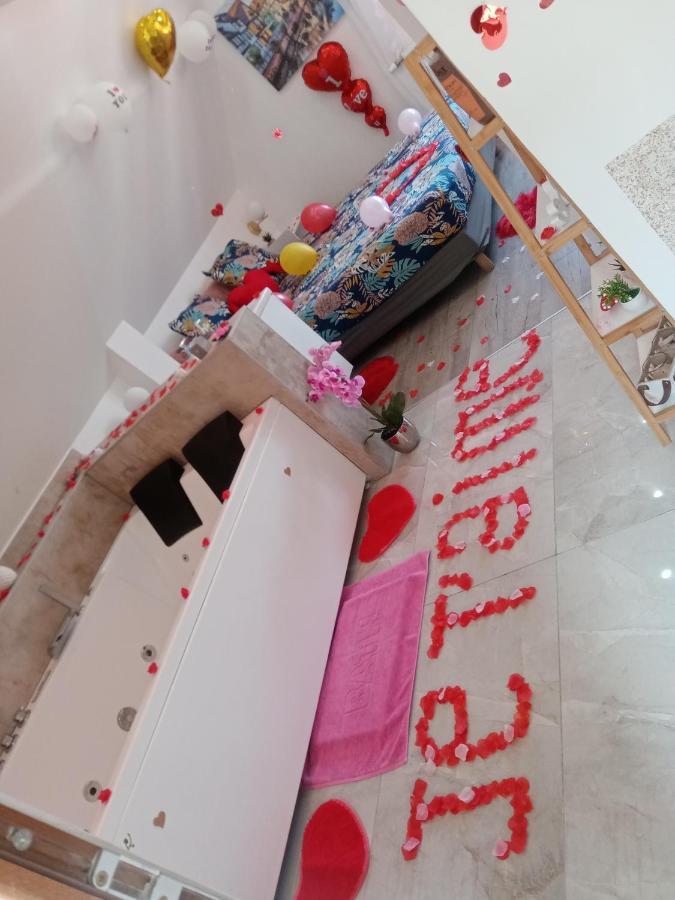 Studio Jacuzzi Au Centre Colmar Luaran gambar