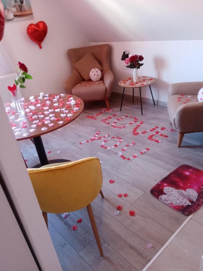 Studio Jacuzzi Au Centre Colmar Luaran gambar