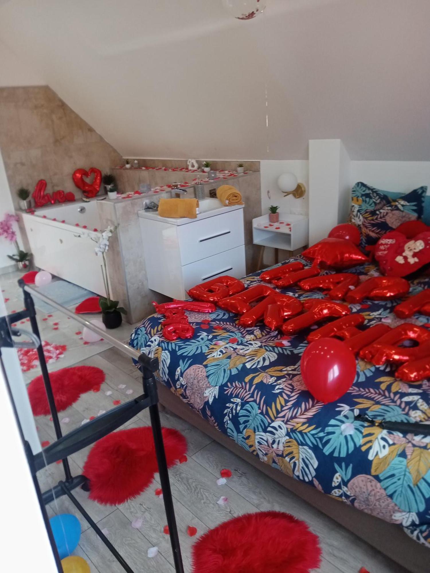 Studio Jacuzzi Au Centre Colmar Luaran gambar